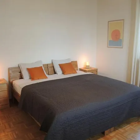 Будинок відпочинку Dora Below *